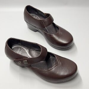 DANSKO women’s clogs size 36 US 5 brown Mary Jane Chunky Heel